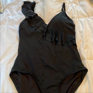 - NWT Jantzen tummy control ruffle swimsuit